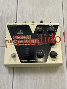 Pedal de guitarra Behringer Vintage Tube Monster