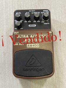 Pedal de guitarra Behringer Ultra Acoustic Modeler