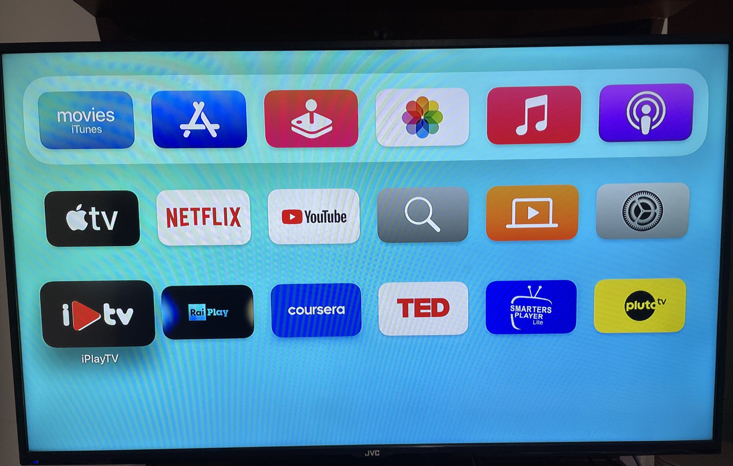 Televisor JVC LED 43" (No Smart TV) - Imagen 3